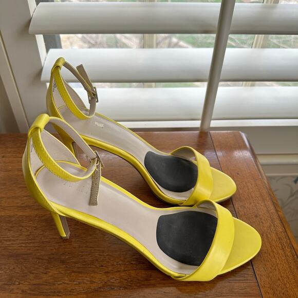 Apt. 9 women’s yellow sling 4” heels - Picture 1 of 9